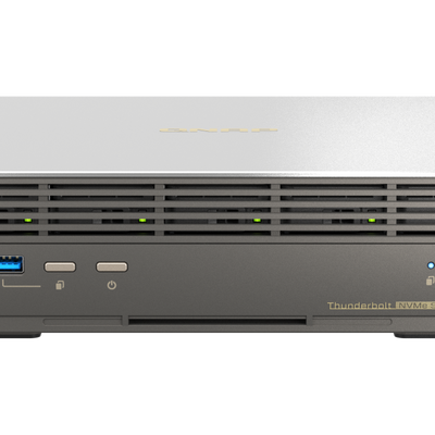 Thunderbolt™ 4 NAS